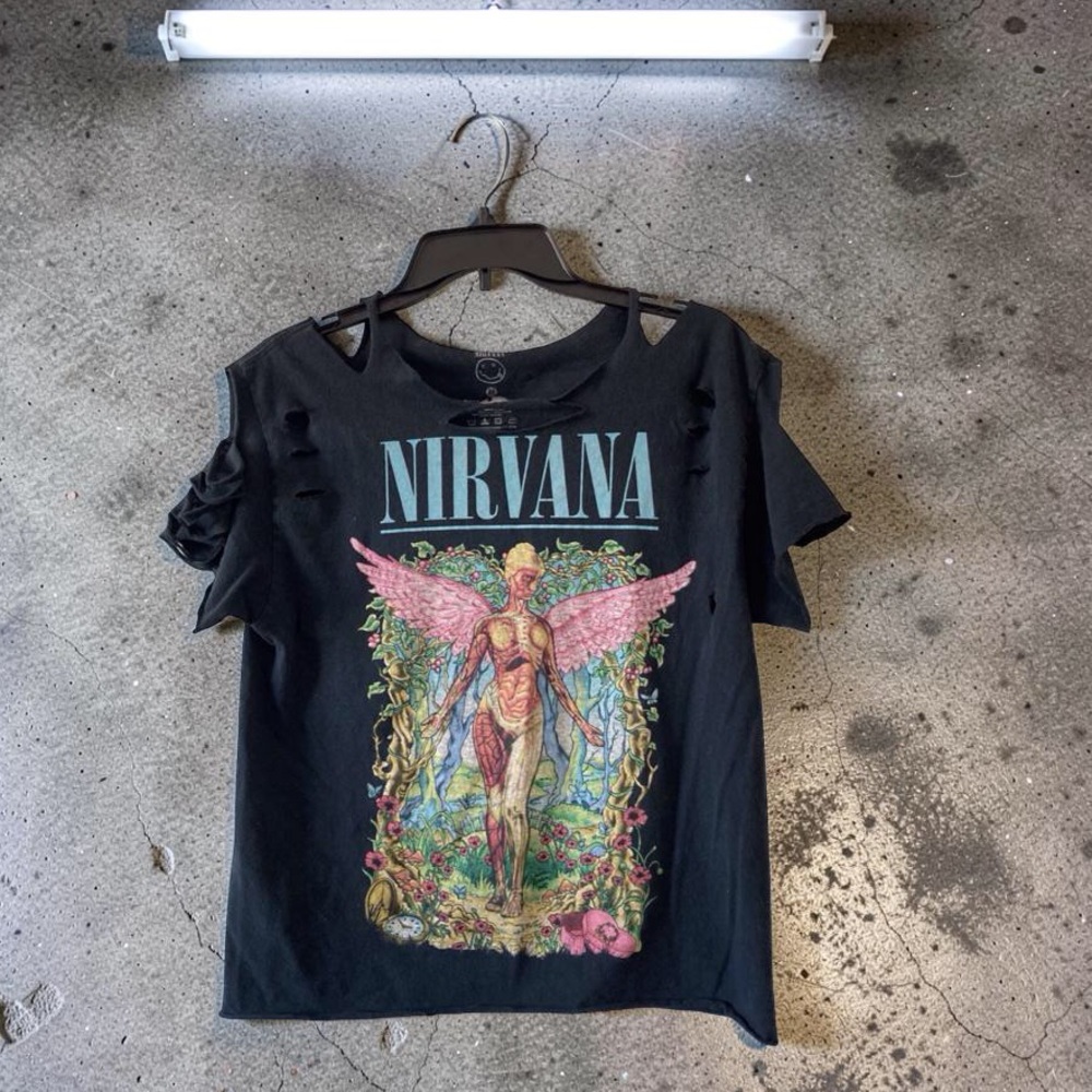 Nirvana Distressed Graphic Tee – Hand‑Cut Grunge Rock Style (M)
